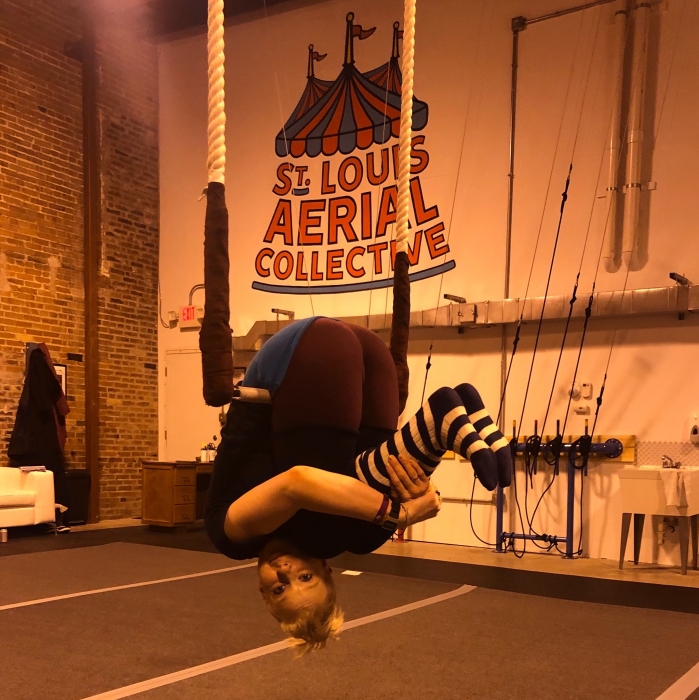 Sandra hip hang on trapeze